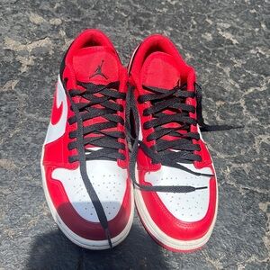 Air Jordan Size 9 Red Black and white Low top (almost new)